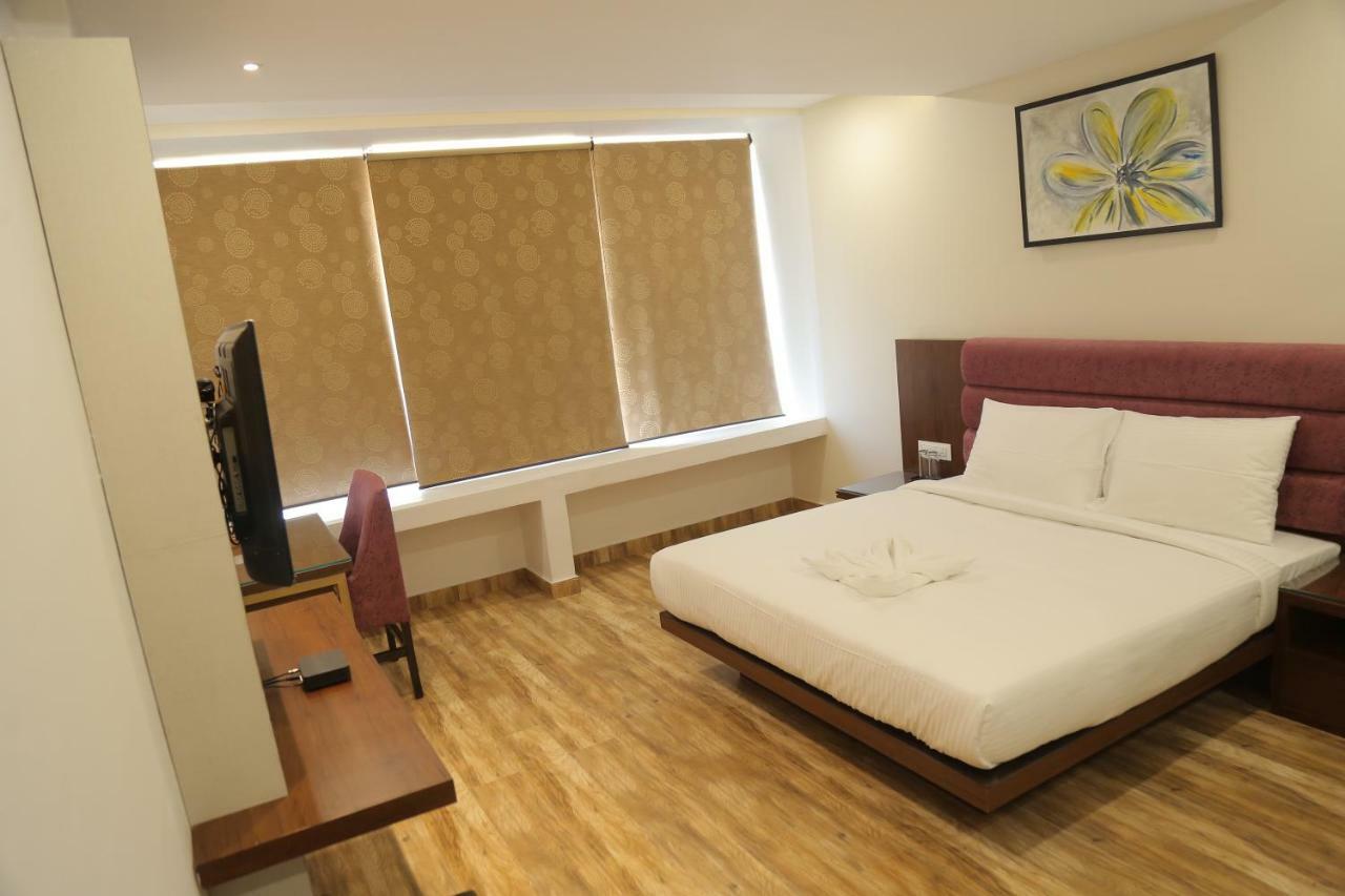 Hotel Ak Suites Patiāla Exterior photo